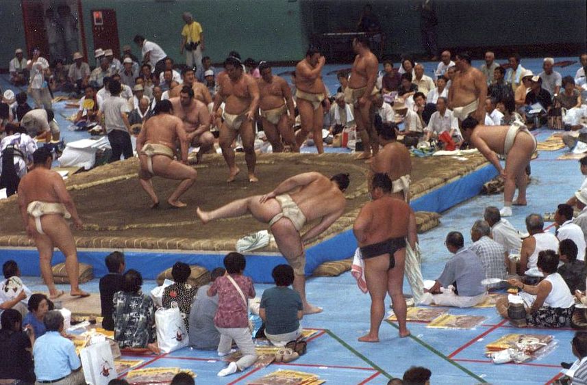 Kotoōshū Katsunori stretching in front